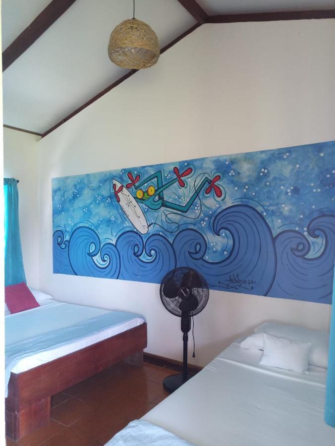 Miss Miriam. Hotel Frente Al Mar Tortuguero Kültér fotó